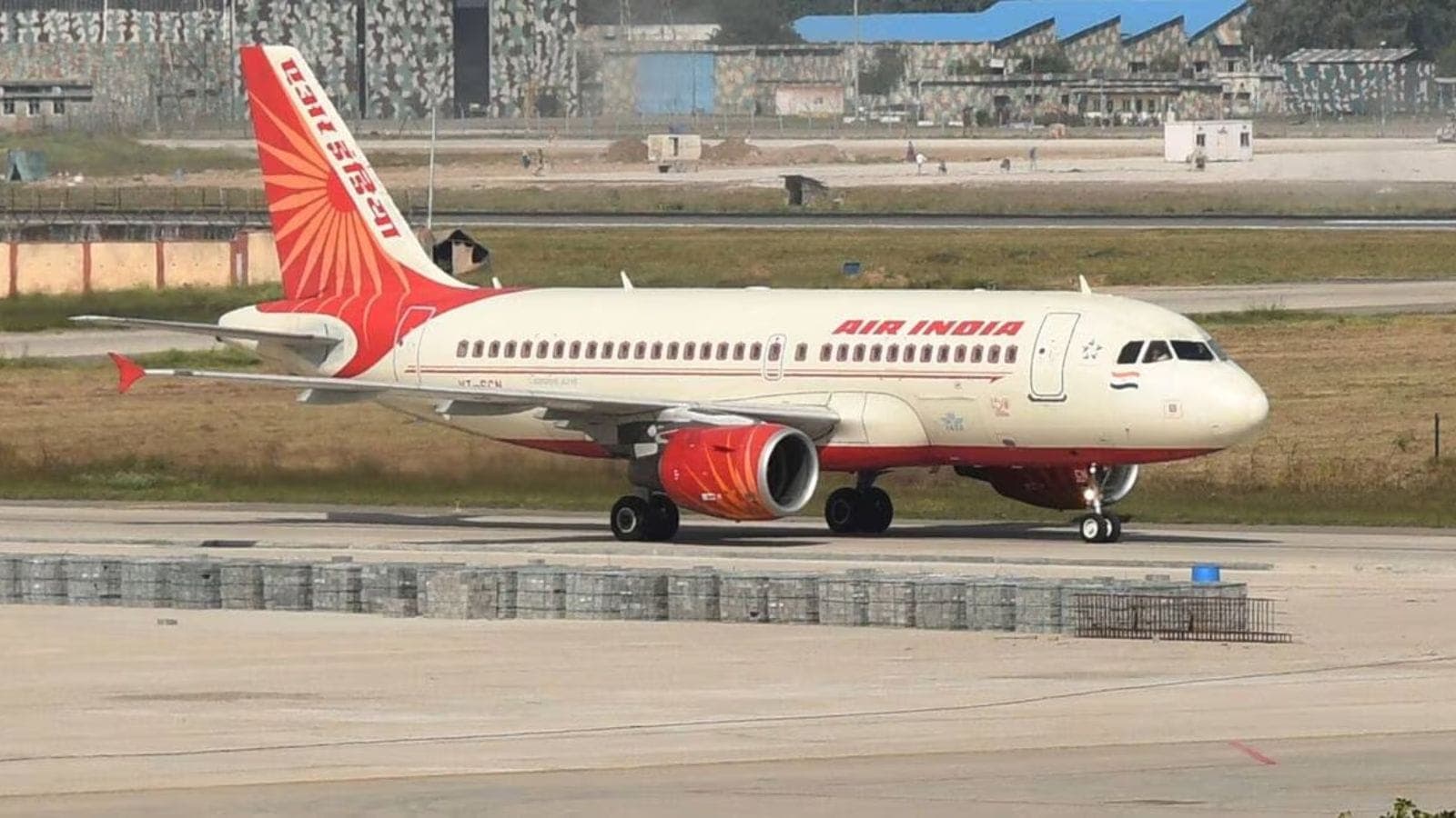 Air India’s Mumbai-bound B777 plane returns to Delhi due to right engine issue