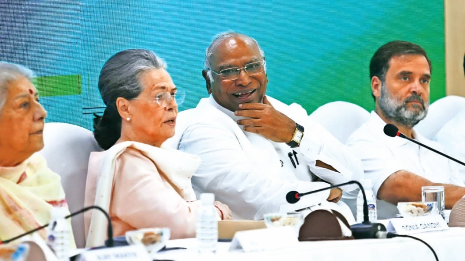 CWC meet on Dec 27 to chalk out nationwide stir against Bill