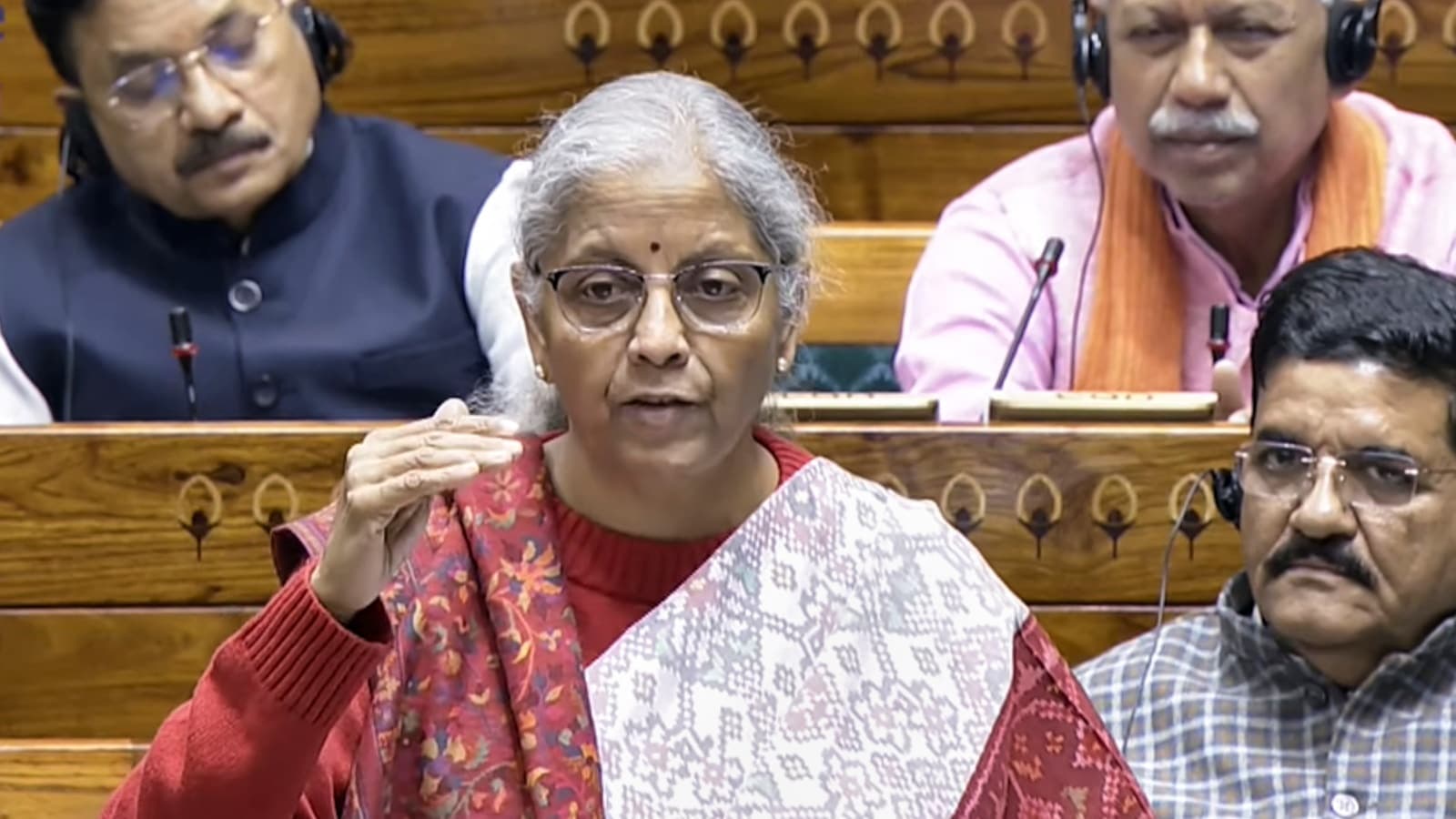 LS passes Bill to raise FDI limit to 100% in insurance sector