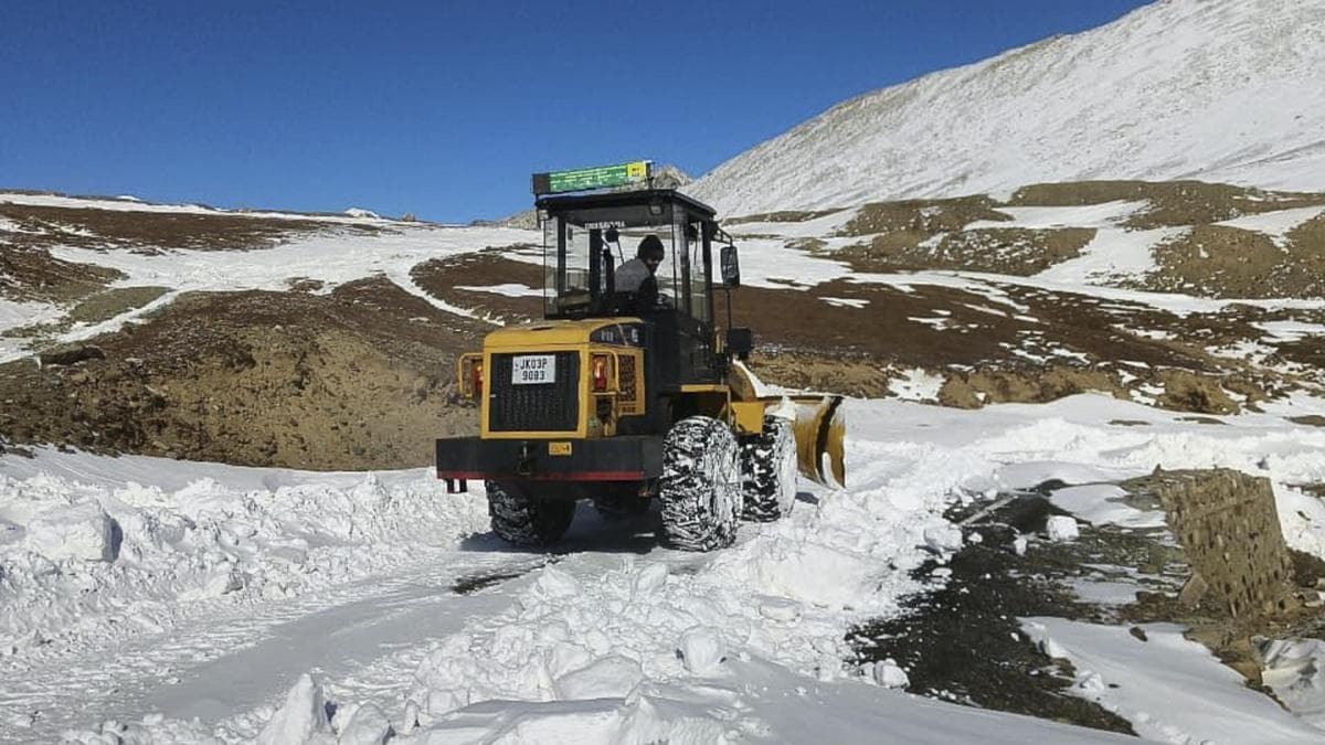 Avalanche warning issued for five districts in J&K