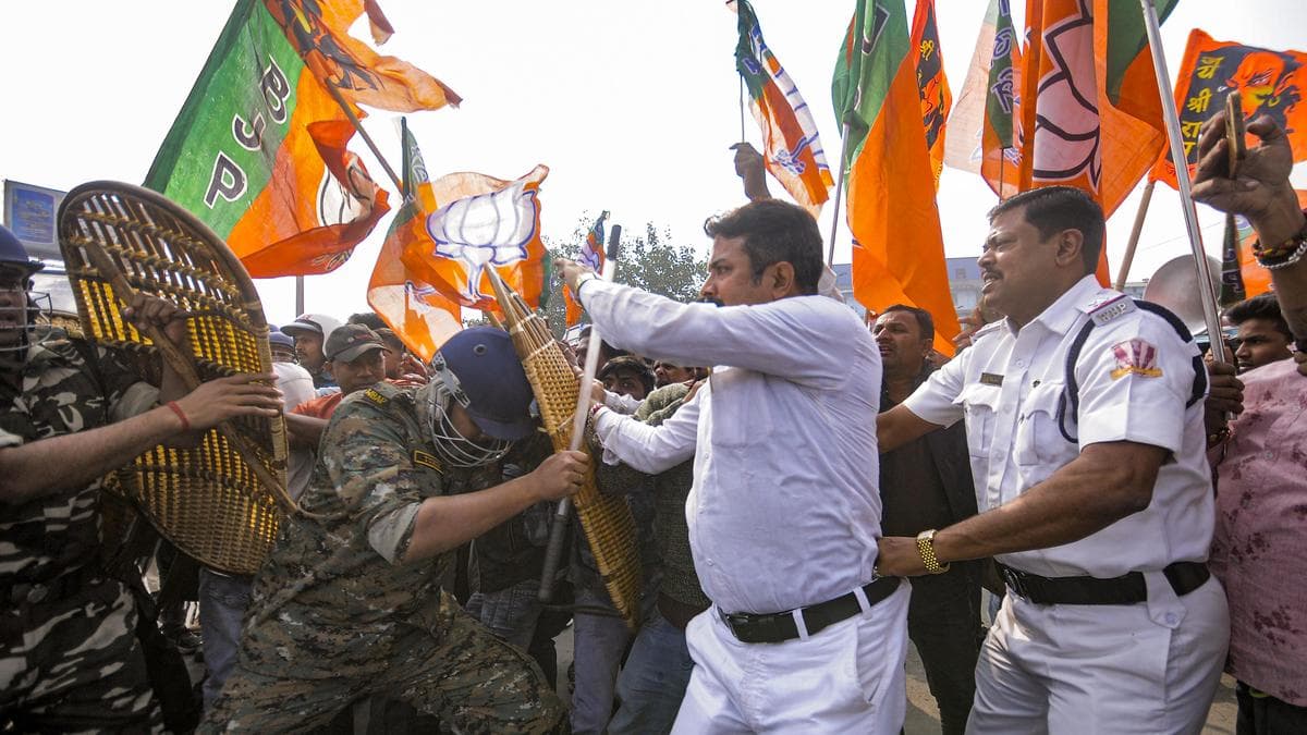 Scuffles break out between police, BJP supporters in Howrah over killing of Hindu Bangladeshi youth