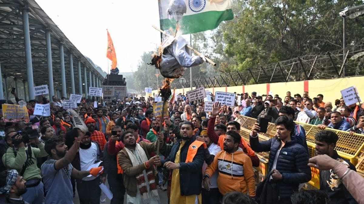 Chaos at Bangladesh High Commission as VHP, Bajrang Dal protesters clash with police