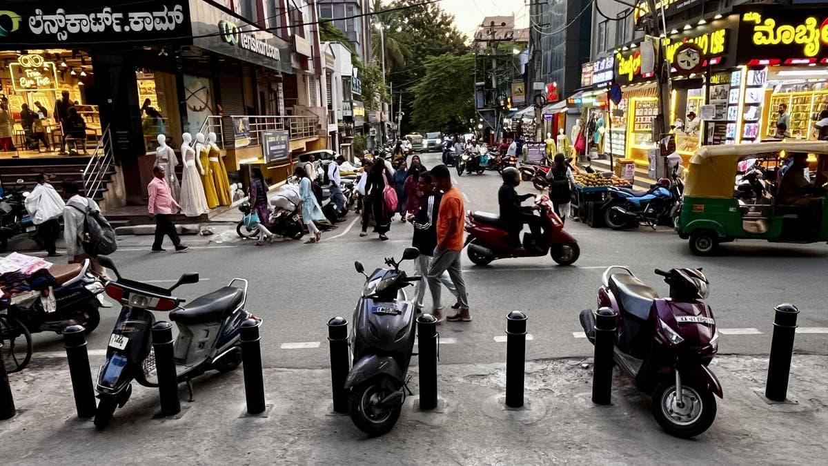 Parking chaos worsens around Bengaluru metro stations, spills into residential lanes