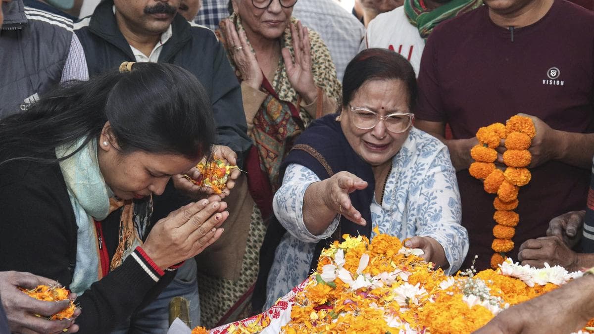 PM mourns death of Assam editor P.G. Baruah