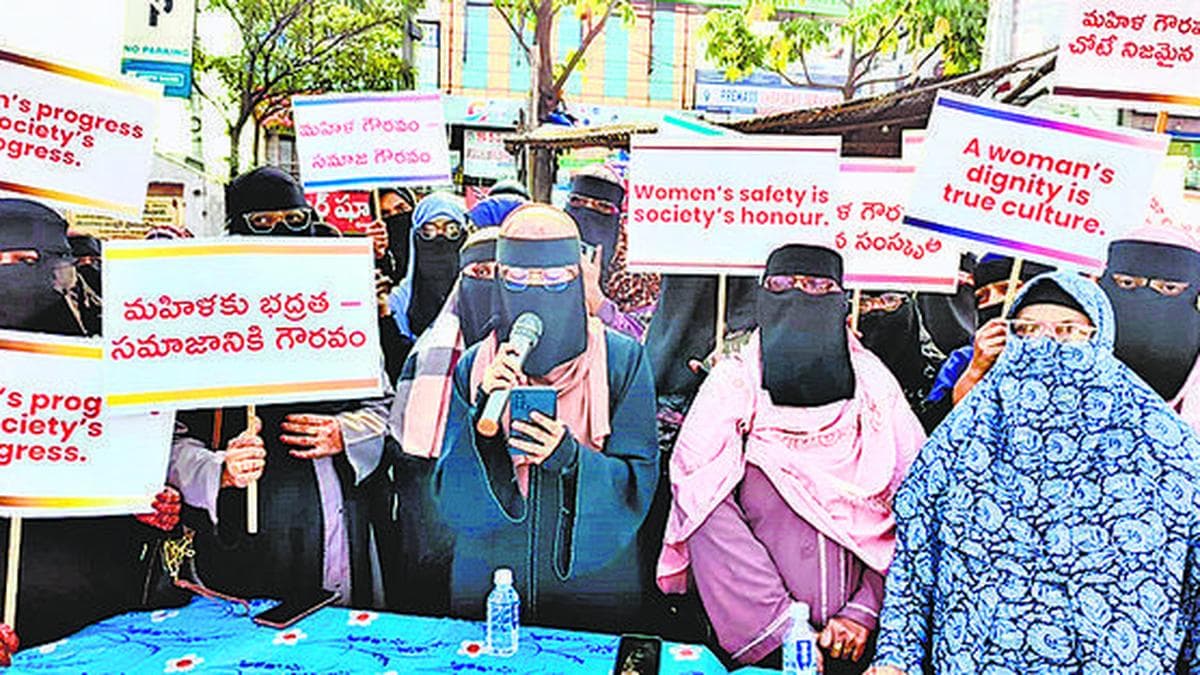 Hijab row: Jamaat-e-Islami Hind’s women’s wing holds protest demanding Bihar CM Nitish Kumar’s ouster