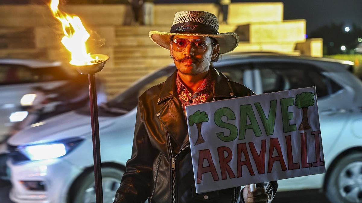 Aravalli row: Yadav, Ramesh trade charges over mining and forest data