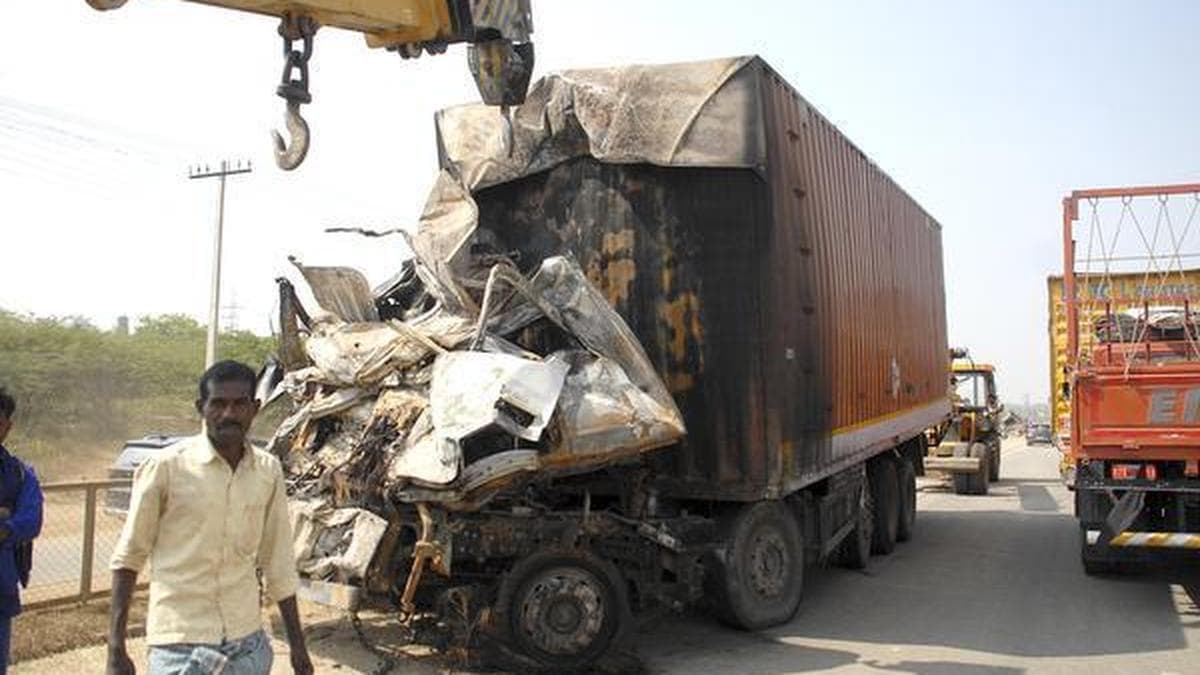 Chitradurga accident: Driver of sleeper bus dies, increasing toll to seven