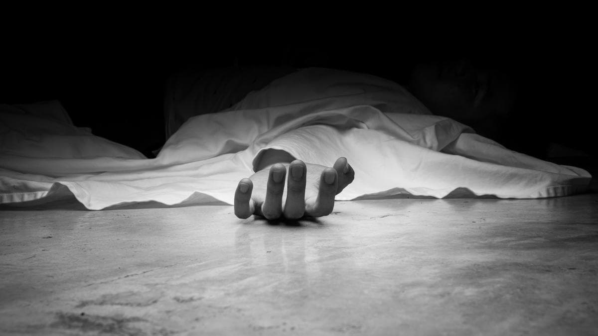 Elderly woman found strangled to death in Nolambur