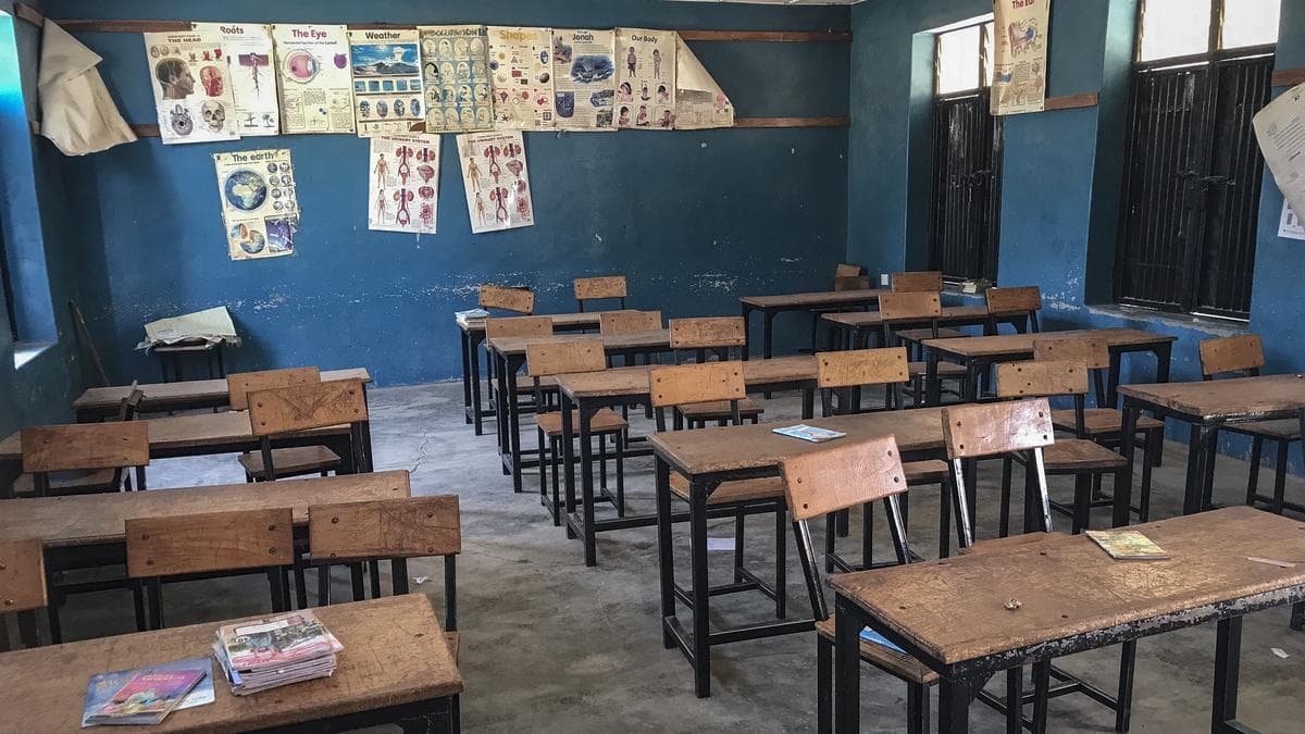 130 schoolchildren and staff abducted in Nigeria last month have been released, police say