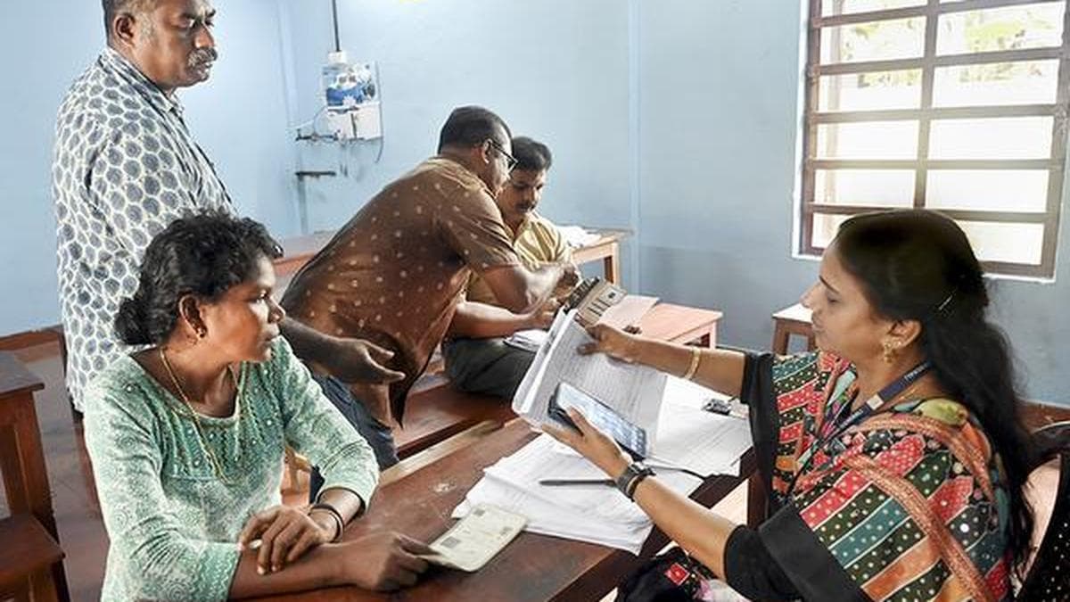 Extend date of submission of SIR enumeration forms, Supreme Court tells ECI